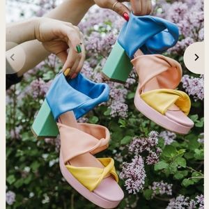 Samantha Pleet Tabernacle Platform - Rainbow